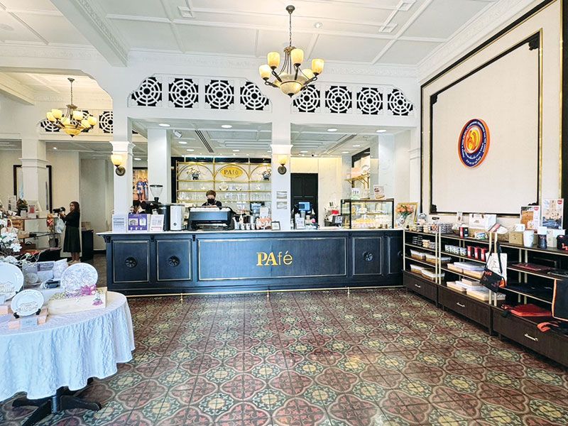 บรรยากาศและสินค้าที่จำหน่ายภายในร้าน PAfé