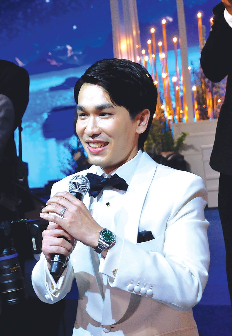 โมเม้นท์สุดน่ารักของเจ้าบ่าว-พีท ร้องเพลงเธอคือของขวัญ เซอร์ไพรส์เจ้าสาวคนสวย

