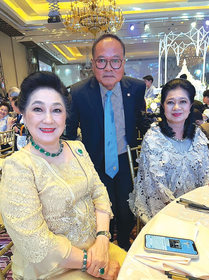 ผาณิต พูนศิริวงศ์, ฉัตรสุดา จันทร์ดียิ่ง และ สมชัย สมัยสุต

