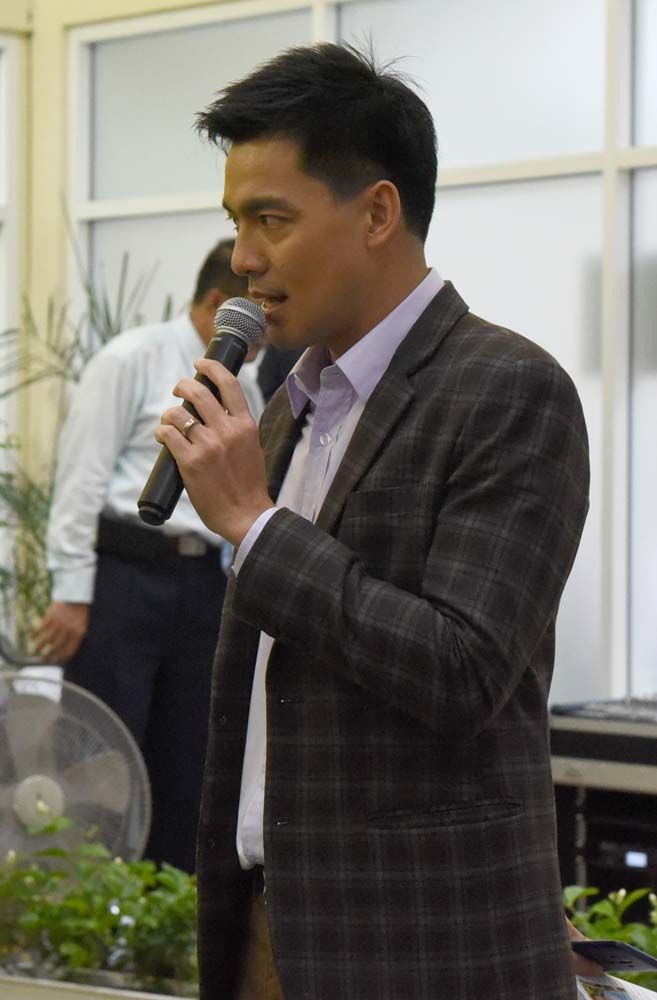 พิธีกร “บ๊อบ” ณัฐธีร์ โกศลพิศิษฐ์

