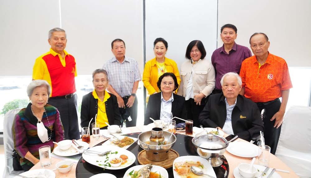 อรสา เฮงธนารักษ์, พิมพ์ทอง สุขสมจิตร, สุมาลี-ดร.สันติภาพ เตชะวณิช, ยรรยง ปานุราช, ตุลย์ ศิริกุลพิพัฒน์, ผาณิต พูนศิริวงศ์,นงนาถ กมลาศน์ ณ อยุธยา, นิวัฒน์ ชมะนันท์ และ ไพสันต์ พรหมน้อย