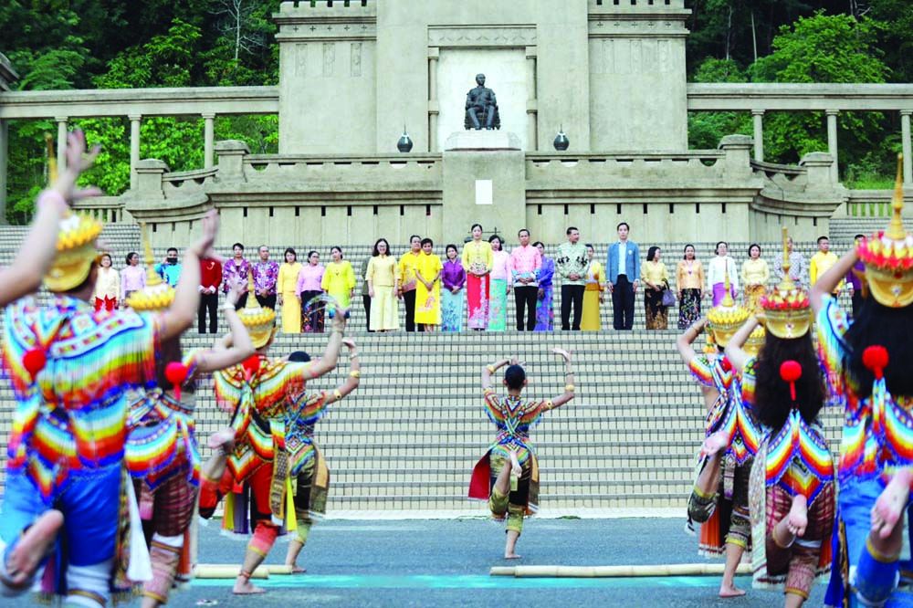 โนรารำถวายพระบรมราชานุสาวรีย์ รัชกาลที่ ๕

