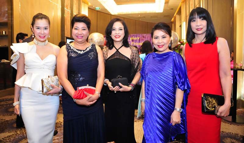 รัญชา บริบาลบุรีภัณฑ์ นายกสมาคมนักเรียนเก่าอังกฤษฯ, สิริพร ภาณุพงศ์ กับ บุญญาดา กฤติยะโชติกุล, กัลยกร ศรีณะรงค์
