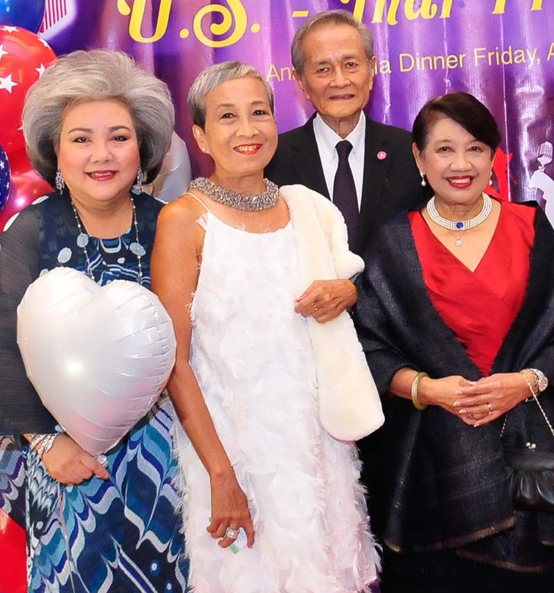 ร่วมสังสรรค์ คุณหญิงทรงสุดา-ดร.สุวิทย์ ยอดมณี, ปัญญชลี เพ็ญชาติ และ นิตยา มหาผล