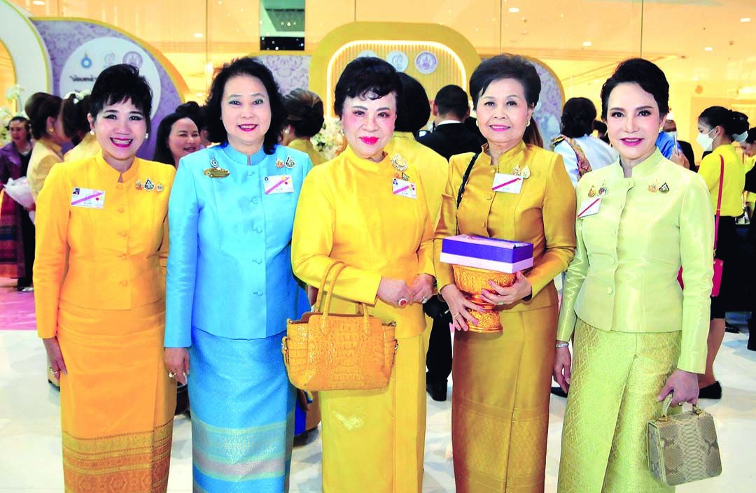 อัจฉรา วิเศษวร, ดร.ณ ฤดี เคียงศิริ, ฉวิวรรณ ปูรานิธี, พวงทอง
อานันทนะสุวงศ์ และ ดร.ณัฐฏ์นันท์ญา อัศวณิชย์ชากร