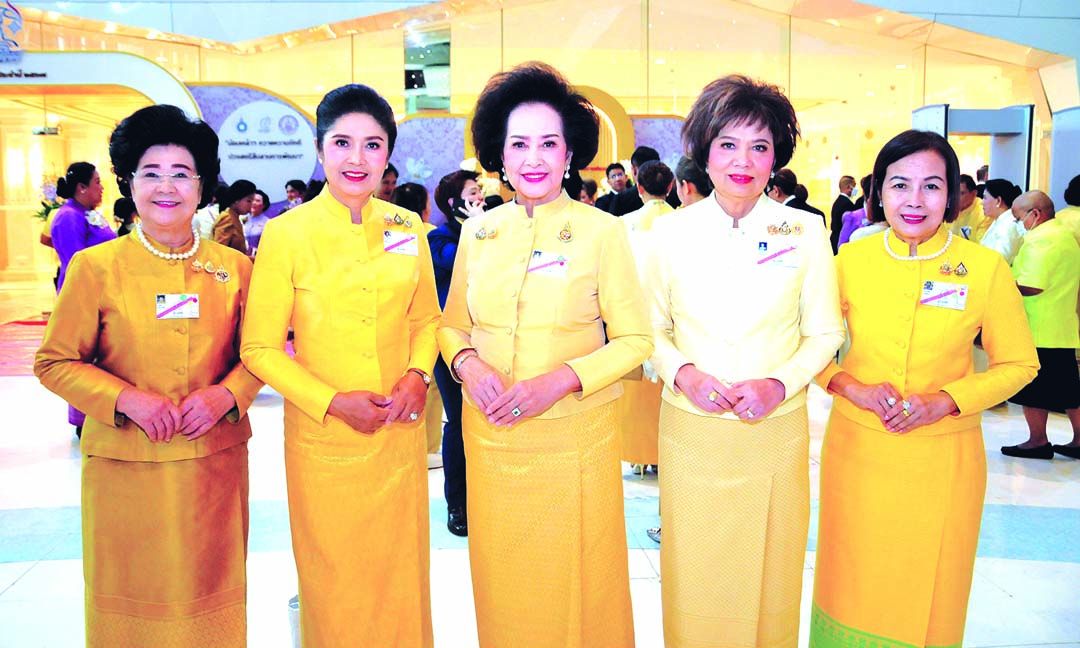 ยุพา สุภอมรพันธุ์, ทิพวรรณ กิตติสถาพร, เพ็ญพักตร์ ศรีทอง, เบญจมาศ ปริญญาพล, อรณิชชา ภาคพิเศษ