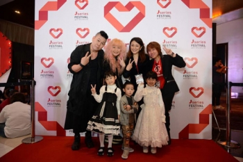 ‘กุ้ง คูนิต้า’ พาน้องๆ Harajuku Kids ร่วมงาน ‘เจ ซีรี่ส์ เฟสติวัล 2016’