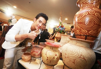 ‘เจมส์ มาร์’ บุกเซอร์ไพรส์ให้กำลังใจผู้ประกอบการ SME