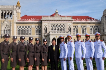 ‘ประยูร วงษ์ชื่น’ นำทีมนักแสดง ‘นายร้อยสอยดาว’ พบนายกฯ และ ผบ.ตร