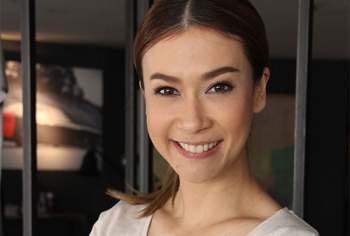‘เอมี่’ เลิฟซีนปากประกบปาก ‘ล่าดับตะวัน’ ปิดเงียบไม่บอก ‘ซี’ หวั่นกระทบครอบครัว