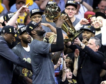 คลีฟแลนด์ผงาดแชมป์NBA!  พลิกนรกคว่ำวอร์ริเออร์ส4-3เกม