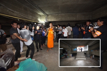 \'ธรรมกาย\'พาชมห้องลับใต้โบสถ์ พิสูจน์กระแสข่าวซ่องสุมอาวุธ (ประมวลภาพ)