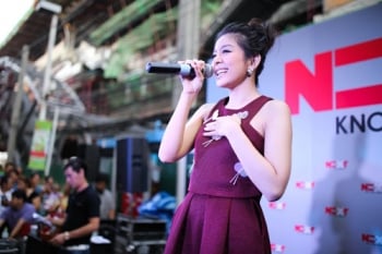 \'แกงส้ม-หนูนา\'นำทีมตะลุยแจกความสุข! มอบความบันเทิงเต็มอิ่มในกิจกรรม\'NEXT KNOCK DOOR\'