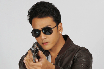 ‘หมู-ธีรภัทร์’ยอมรับบท‘ตำรวจสายลับ’ยาก! มองบทละครเหมือน‘กล่องเปล่า’