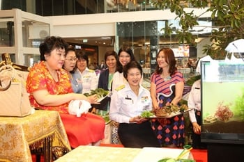 พระองค์โสมฯเสด็จทรงจัดตู้ปลา ในงาน‘วันประมงน้อมเกล้าฯ’ครั้งที่ 28
