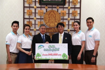 ‘7 สีปันรักให้โลก’ มอบเงินสนับสนุนการปลูกป่าฯ