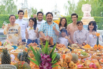 ‘เบน-คิ้ม’ นำทีมนักแสดง บวงสรวงซิทคอม ‘ครอบครัวตัวสลับ’