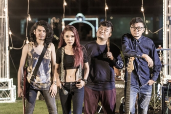 ‘ต้าร์ Freaky Zero’ แตะมือ‘Aurora’ ลงพื้นที่ เคาะประตูหน้าบ้าน