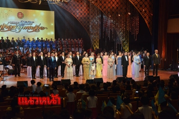 \'พล.อ.เปรม\'เป็นผู้แทนพระองค์ ชม"บทเพลงแห่งข้าวรพุทธเจ้า" (ประมวลภาพ)