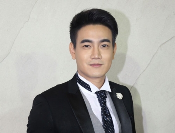 ‘ฟลุค-จิระ’หล่อใจบุญ ปิ๊ง!ไอเดีย บริจาคแว่นตาให้เด็ก