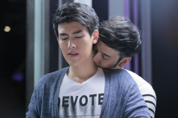 ‘ป๊อบ-ท็อป’ ปากประกบปาก จูบดูดดื่ม รื้อฟื้นความหลังใน ‘ลงเอย’