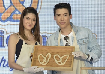 ‘ป๊อก-มาร์กี้’ ควงคู่โชว์หวานมอบความสุข