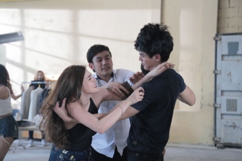 ‘ดิว’บุกตบ‘ป๊อบ’กลางกองถ่าย แค้นแย่ง‘ท๊อป’