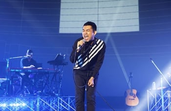 ‘โมเดิร์นด็อก’ โชว์เรียกน้ำย่อย ก่อนปล่อยของเต็มๆ ในคอนเสิร์ตใหญ่ครบรอบ 22 ปี