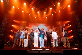 ‘แกรนด์เอ็กซ์’ ทัวร์ 4 ภาค ประเดิมฮอลล์แทบแตกที่ ‘หาดใหญ่’