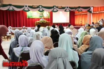 \'ปนัดดา\'เยี่ยมรร.เอกชนสอนศาสนา ย้ำการศึกษาเป็นพื้นฐานสำคัญชีวิต