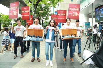 ราชินีสาวสวยสายแว้น ‘แพท-ณปภา’ นำขบวนคาราวาน ‘ลีวายส์® ให้โชค แจกล้าน’