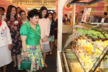 พระองค์โสมฯเสด็จทรงเปิดงาน‘มหกรรมขนมหวานนานาชาติ’ รายได้ส่วนหนึ่งสมทบทุนมูลนิธิอาสาเพื่อนพึ่ง(ภาฯ)ยามยาก