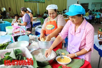ชาวกะปงร่วมใจจัดงาน\'วันขนมไทย\'  มุ่งอนุรักษ์ขนมท้องถิ่นหากินยาก