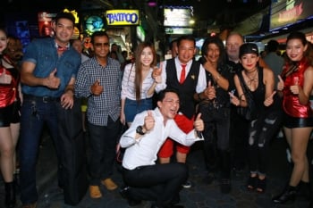‘แหลม มอริสัน’ ฉลองวันเกิด ฝรั่งทึ่ง! โชว์ลีลาลีดกีตาร์ขั้นเทพ