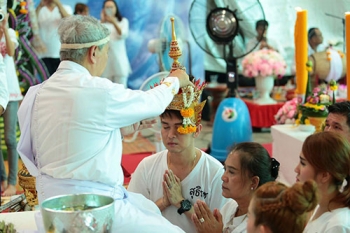 กุ้ง-สุธิราชจัดพิธีไหว้ครู