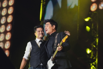 9 หนุ่มหล่อจัดเต็ม เพลงรักสุดเคลิ้ม