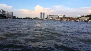 นำสื่อมวลชนล่องเรือชมแผนพัฒนาริมเจ้าพระยา