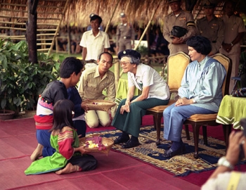 ตามรอยพระราชปณิธาน‘สมเด็จย่า-แม่ฟ้าหลวง’ ปลูกป่า-ปลูกคน-สร้างโอกาส พลิกชีวิตชาวดอย