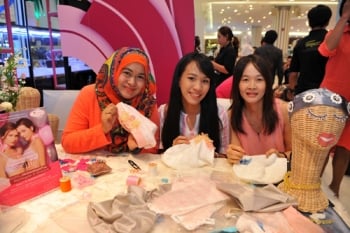 โรดโชว์การกุศล ‘วาโก้โบว์ชมพู สู้มะเร็งเต้านม’