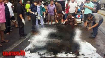 กระบะบรรทุกเบนซินชนเสาไฟฟ้า พุ่งเจอต้นไม้ไฟลุกท่วมย่าง3ศพ (ประมวลภาพ)