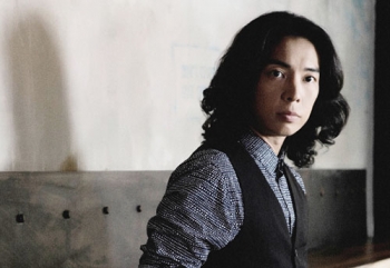 ‘แอ๊ป-ธุวชิต’ เก็บประสบการณ์ 13 ปี ลงซิงเกิ้ล ‘ให้ลืมยิ่งรัก (Far Away)’