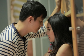 \'เป้\' ซดแห้ว อดจูบ \'กิ๊บซี่\'  มีคนโผล่ขัดจังหวะ