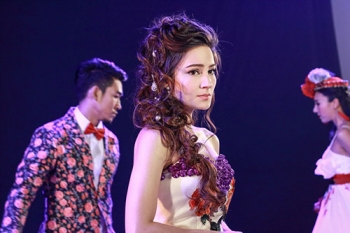 ห่างโชว์เสียง 18 ปี  ‘แพร เอมเมอรี่’ลิงโลด!!!  หวนจับไมค์ร้องลูกทุ่ง