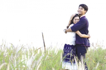 ‘อาโป-ณัฐวิญญ์’ เขินมือไม้สั่นกอดหอม  ‘ยิหวา-ปรียากานต์’ ฉากหวานอำลาจอ ‘ประทีปรักแห่งใจ’