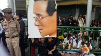 ชมคลิปเปิดใจ\'วีรชัย บาลไธสง\' วาดพระบรมสาทิสลักษณ์ในหลวง