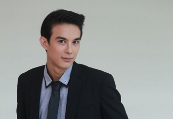 ‘บอส-โตนนท์’ ฉีกลุคมาดทะเล้น ปรับโหมดสุขุม