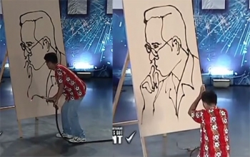 ดูอีกครั้งน้ำตาก็ไหล\'ผ่านภพ\'ร้องเพลง ใช้หัวพ่นไฟเชื่อมแก๊สวาดรูป\'ในหลวง\' (ชมคลิป)