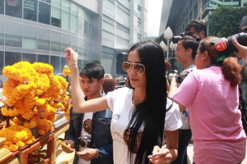 ‘ปาล์มมี่’ สลัดภาพเซ็กซี่ประเดิมลงละครน้ำดี ‘ฝายน้ำใจ’