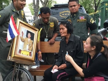 \'นาตาลี\'เล่าเรื่องสุดประทับใจ ยายวัย68ปั่นจักรยานจากชัยนาทมาถวายอาลัย