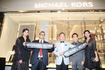 เปิดร้าน ไมเคิล คอร์ส เอ็มควอเทียร์ ใหญ่สุดในไทย